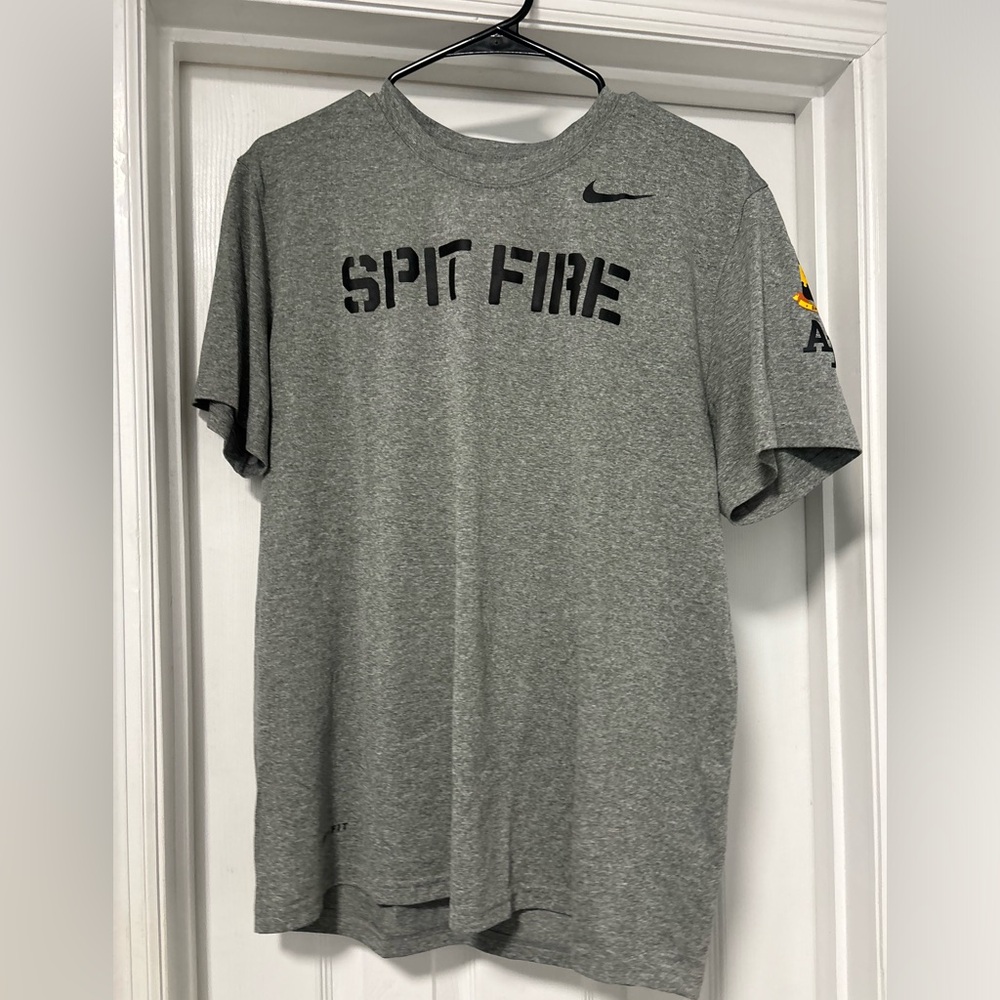Nike Men’s shirt size L